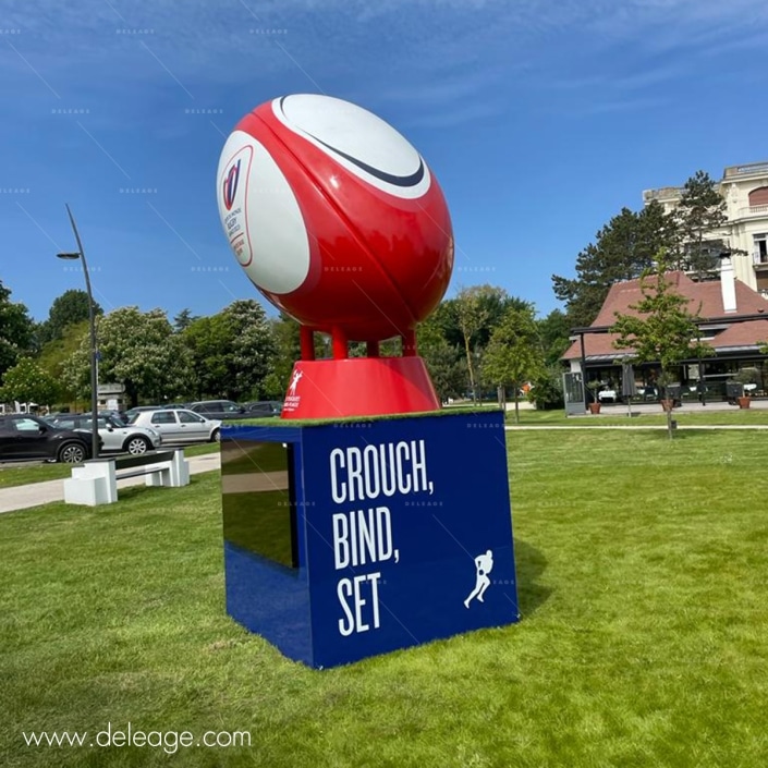 Ballon de rugby réalisé en polystyrène et résine