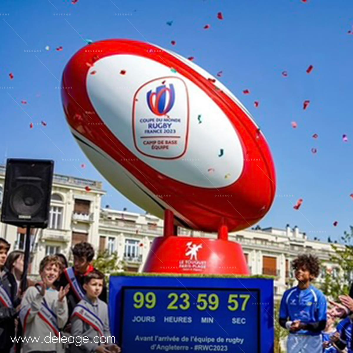 Ballon de rugby géant avec affichage digital