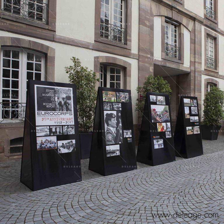 Panneau d'affichage extérieur, Totem pré-ventes