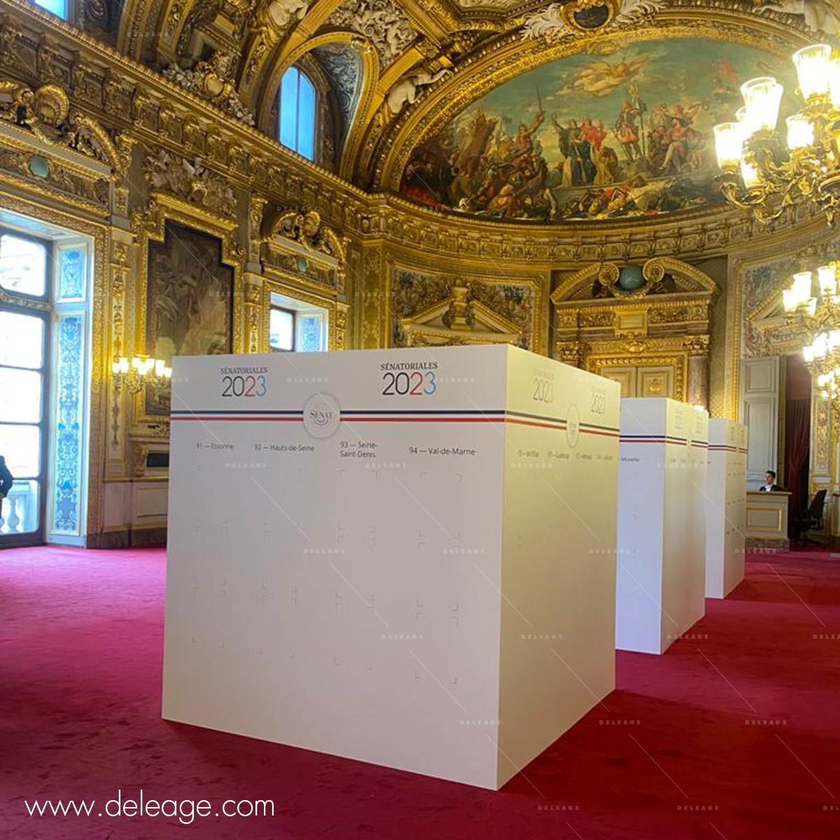 Cube géant au Sénat