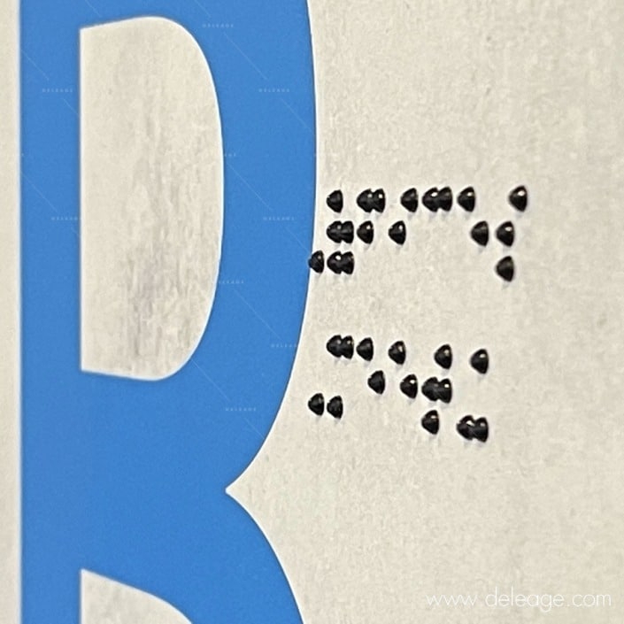 Panneau signalétique écriture en braille