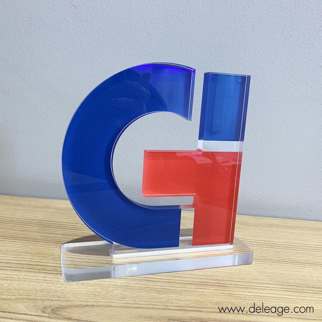 tropheģe-plexi-sur-mesure-6-1030x1030 Trophege plexi sur mesure 6 1030x1030 — Trophées sur mesure, gravure plexiglass
