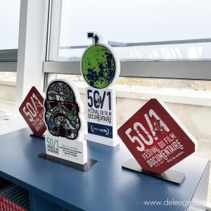 Trophees personnalises PVC — LES TROPHEES du festival du film documentaire sont fabriqués chez DELEAGE ! (vue 2)
