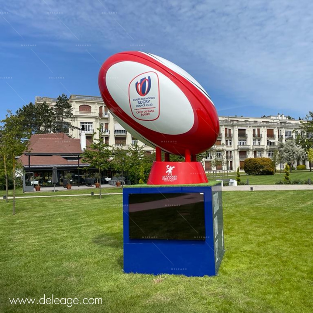 Reproduction XXL du ballon de rugby de la coupe du monde