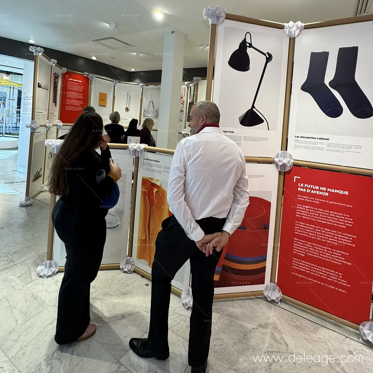 5-vernissage-objets-estampilles-france-visiteurs-easystand