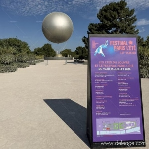 Pyramide d'exposition extérieure DELEAGE du festival Paris l'été, jardins des Tuileries, L'Été du Louvre 2026